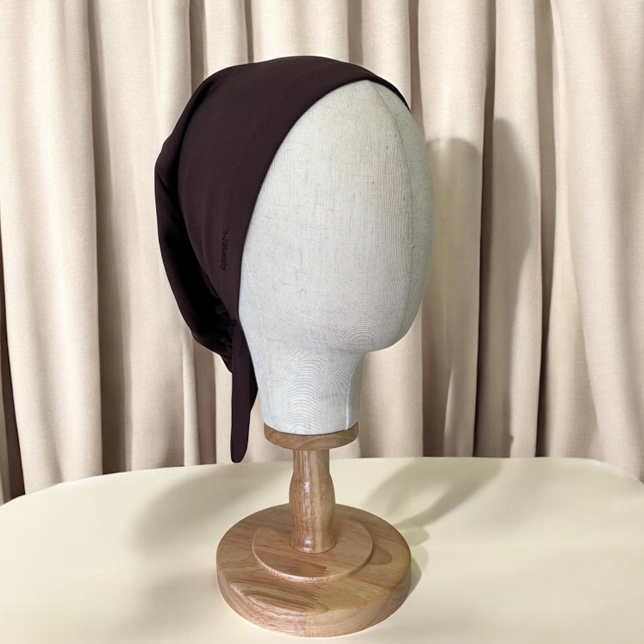 Bonnet sous-voile à nouer intérieur en soie