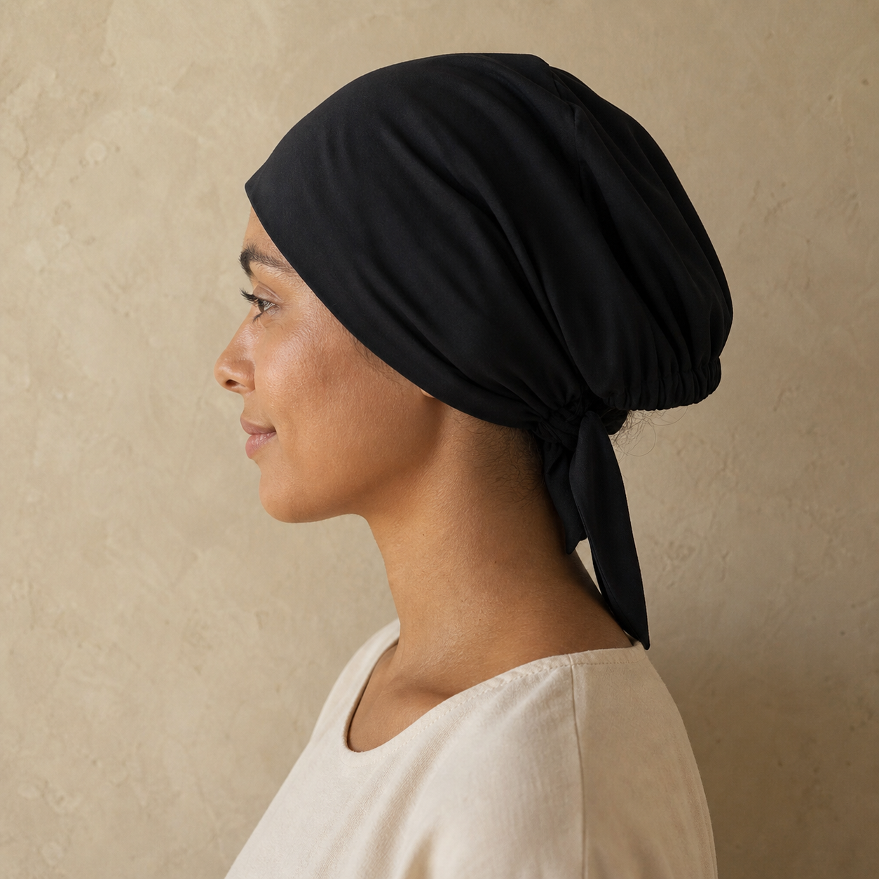 Bonnet sous-voile à nouer intérieur en soie XS